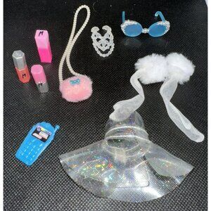 Mermaze Mermaidz Winter Waves GWEN Doll pink Purse And Faux Makeup Accessories